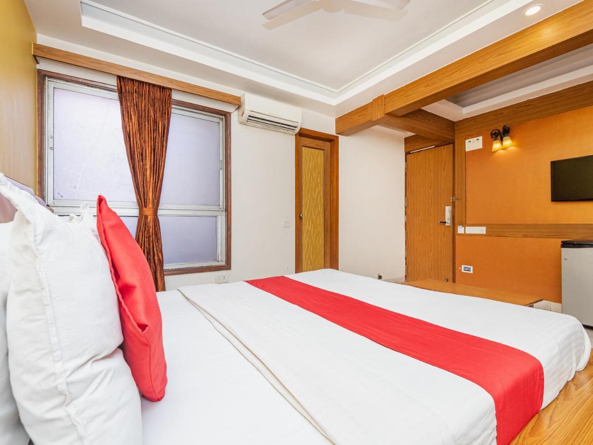 Hotel Balwas สุรัต ภายนอก รูปภาพ