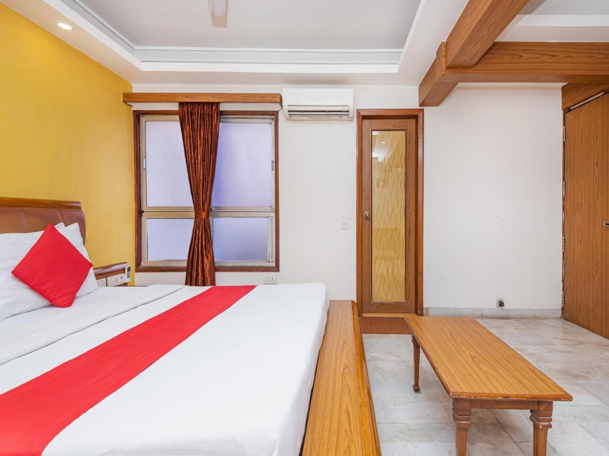 Hotel Balwas สุรัต ภายนอก รูปภาพ